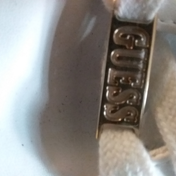 White and gold guess running shoes - Picture 8 of 8